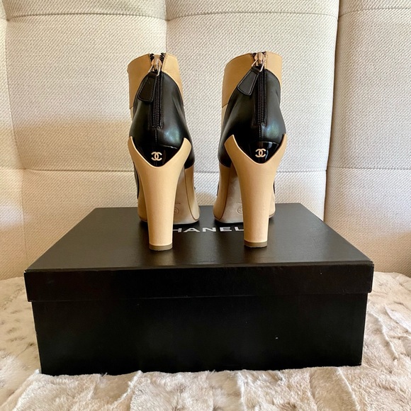 ❌❌SOLD❌❌ CHANEL Ankle Boots - Picture 2 of 8